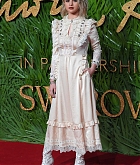 Selena_Gomez_-_The_Fashion_Awards_2017_on_December_4-06.jpg