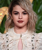 Selena_Gomez_-_The_Fashion_Awards_2017_on_December_4-07.jpg