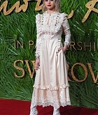 Selena_Gomez_-_The_Fashion_Awards_2017_on_December_4-08.jpg