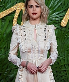 Selena_Gomez_-_The_Fashion_Awards_2017_on_December_4-10.jpg