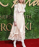 Selena_Gomez_-_The_Fashion_Awards_2017_on_December_4-18.jpg