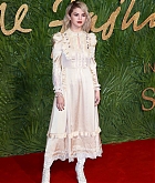 Selena_Gomez_-_The_Fashion_Awards_2017_on_December_4-24.jpg