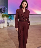 Selena_Gomez_-_The_Jennifer_Hudson_Show_-_October_212C_2025_01.jpg