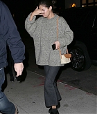 Selena_Gomez_-_Visiting_Taylor_Swift_in_NYC_on_September_10-03.jpg