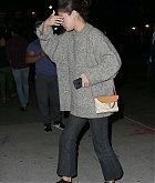 Selena_Gomez_-_Visiting_Taylor_Swift_in_NYC_on_September_10-04.jpg