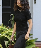 Selena_Gomez_-_Visiting_a_friend_in_LA_September_122C_2019-02.jpg