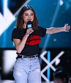 Selena_Gomez_-_WE_Day_California_5BShow5D_-_April_27-16.jpg