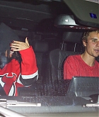 Selena_Gomez_-_Watches_Justin_Bieber_play_Hokey_in_LA_on_November_1-15.jpg