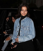 Selena_Gomez_-_Watches_Justin_Bieber_play_Hokey_in_LA_on_November_1-19.jpg