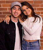 Selena_Gomez_-_Zach_Sang_2017-02.jpg