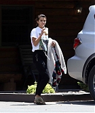 Selena_Gomez_-_and_rumored_new_boyfriend_Caleb_Stevens_28429.jpg
