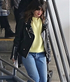 Selena_Gomez_-_checks_out_new_office_space_with_friends_in_LA_02042020-02.jpg