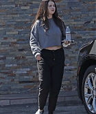 Selena_Gomez_-_grabs_a_Sundy_bite_at_Catus_Taqueria_in_Los_Angeles2C_California__09192021_00008.jpg