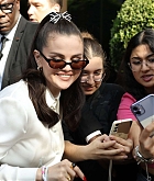 Selena_Gomez_-_greets_fans_after_her_Rare_beauty_event_at_the_Bulgari_Hotel_in_Paris2C_France__0609202301.jpg