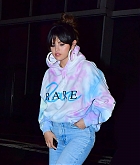 Selena_Gomez_-_heads_to_Bang_Bang_tattoo_parlor_in_New_York_City2C_01142020-04.jpg