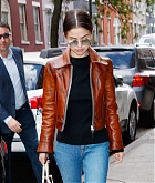 Selena_Gomez_-_in_NYC_on_September_30-03.jpg