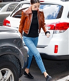 Selena_Gomez_-_in_NYC_on_September_30-05.jpg