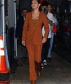 Selena_Gomez_-_leaves_Live_With_Kelly_and_Ryan_in_New_York_City2C_01132020-02.jpg