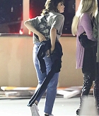 Selena_Gomez_-_leaves_Taylor_Swift_concert_in_Pasadena_on_May_20-03.jpg