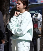 Selena_Gomez_-_leaving_lunch_at_Joan_s_On_Third_in_Studio_City2C_05242019-04.jpg