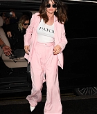 Selena_Gomez_-_out_and_about_in_London2C_UK_12122019-05.jpg