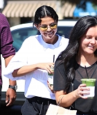 Selena_Gomez_-_out_in_Studio_City2C_September_222C_2018-06.jpg