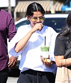 Selena_Gomez_-_out_in_Studio_City2C_September_222C_2018-07.jpg