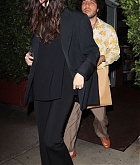 Selena_Gomez_-_out_to_dinner_at_Giorgio_Baldi2C_Santa_Monica_CA_-_July_132C_2025_02.jpg