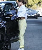 Selena_Gomez_-_rocks_a_casual_look_to_visit_a_friend_in_Los_Angeles2C_CA__10122019-03.jpg