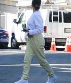 Selena_Gomez_-_rocks_a_casual_look_to_visit_a_friend_in_Los_Angeles2C_CA__10122019-06.jpg