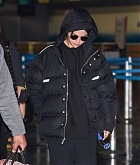 Selena_Gomez_-_seen_arriving_at_JFK_Airport_in_New_York2C_01122020-03.jpg