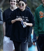 Selena_Gomez_-_seen_hiking_in_LA_01042019-01.jpg