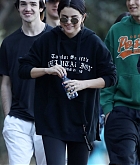 Selena_Gomez_-_seen_hiking_in_LA_01042019-02.jpg