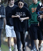 Selena_Gomez_-_seen_hiking_in_LA_01042019-05.jpg