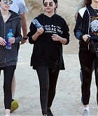 Selena_Gomez_-_seen_hiking_in_LA_01042019-07.jpg