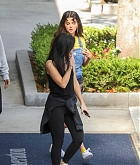 Selena_Gomez_-_seen_leaving_the_Sheraton_in_LA_on_August_19-03.jpg