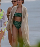 Selena_Gomez_-_seen_on_the_beach_in_Honolulu2C_HI__01012020-04.jpg