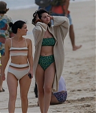 Selena_Gomez_-_seen_on_the_beach_in_Honolulu2C_HI__01012020-09.jpg