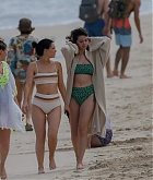 Selena_Gomez_-_seen_on_the_beach_in_Honolulu2C_HI__01012020-10.jpg