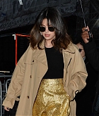 Selena_Gomez_-_seen_out___about_in_London2C_England_12112019-03.jpg