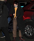 Selena_Gomez_-_seen_shooting_on_location_for_Only_Murders_in_the_building_in_New_York2C_01172021_17.jpg