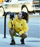 Selena_Gomez_-_shops_with_friends_at_Gelson_s_in_Los_Angeles2C_CA__11062019-01.jpg