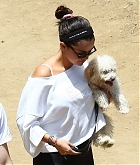 Selena_Gomez_-_takes_new_puppy_for_a_hike_with_friends_in_Los_Angeles2C_07062019-07.jpg