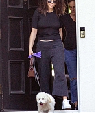 Selena_Gomez_-_visit_a_friend_s_house_in_Los_Angeles2C_CA__09052019-05.jpg