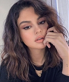 Selena_Gomez_Instagram-11.jpg