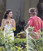 Selena_Gomez_and_Justin_Bieber_-_At_Jeremy_Bieber_s_wedding_in_Jamaica_with_Justin_Bieber_on_February_20-02.jpg