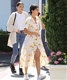 Selena_Gomez_attends_church_services_with_friends_in_Orange_County2C_CA__09232018-05.jpg