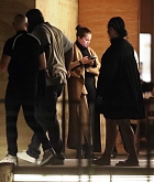 Selena_Gomez_dines_with_friends_at_Nobu_in_Malibu_-_September_27_202207.jpg