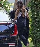 Selena_Gomez_out_in_Los_Angeles_-_October_12C_2019-06.jpg