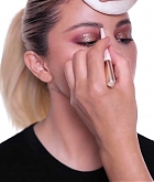 Summer_Day_To_Night_Makeup_With_Selena_Gomez_20.jpg